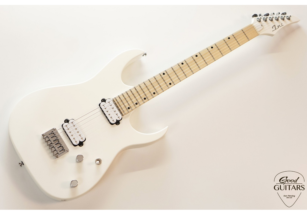 INT Guitars Superstrat Baritone White #617717