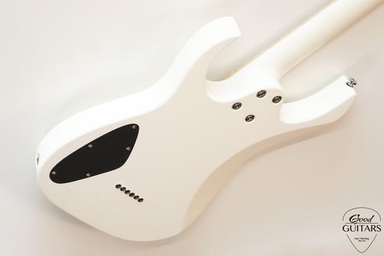 INT Guitars Superstrat Baritone White #617735